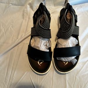 Black Shoes with Rhinestones